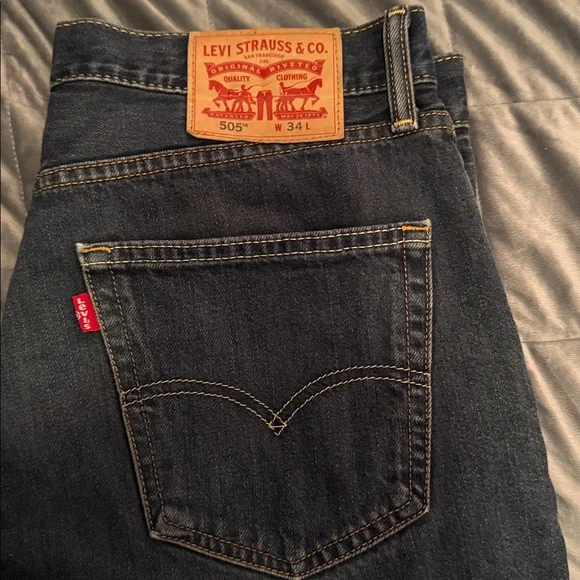 Levi's Women’s  Dark Blue Relaxed Jeans

Very good condition - Picture 2 of 4